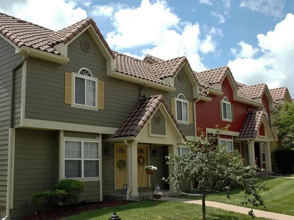 HTV - HARBORTOWN VILLAS, LLC
