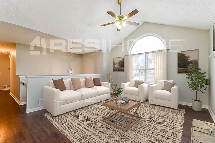 215 N Willow Ct — Photo 5