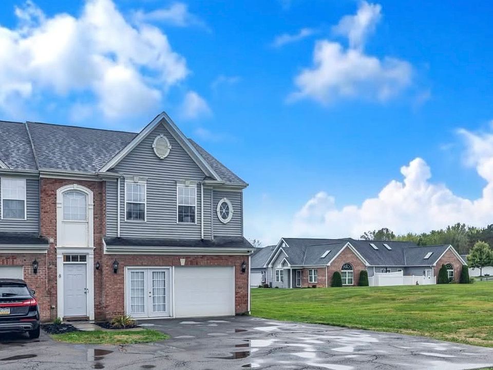 1st image of 449 Country Club Dr