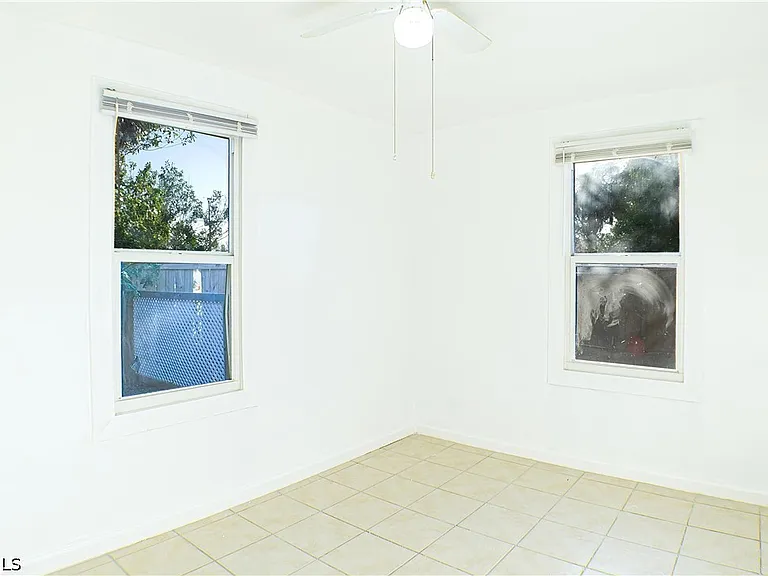 3042 Douglas Ave — Photo 4
