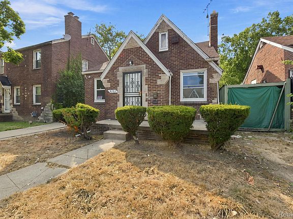 4th image of 9733 Somerset Ave