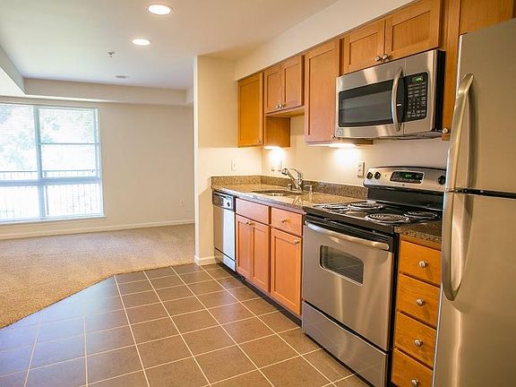 5th image of 7805 170th Pl NE APT 409