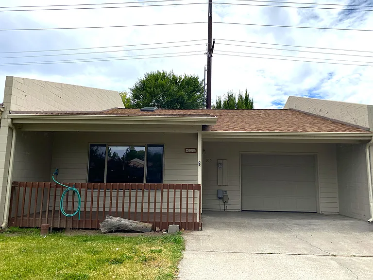 905 SE Stratford Ct — Photo 28