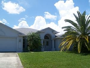 1st image of 862 SE Polynesian Ave