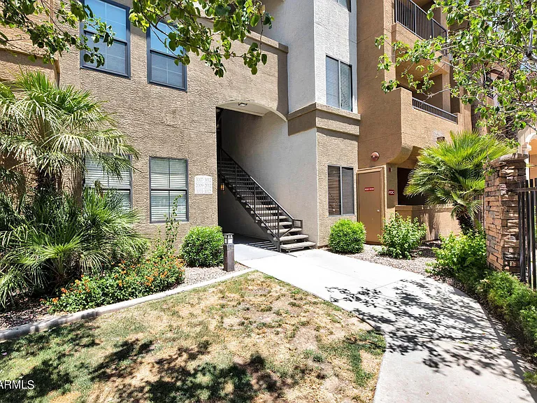 5302 E Van Buren St #2012 — Photo 2