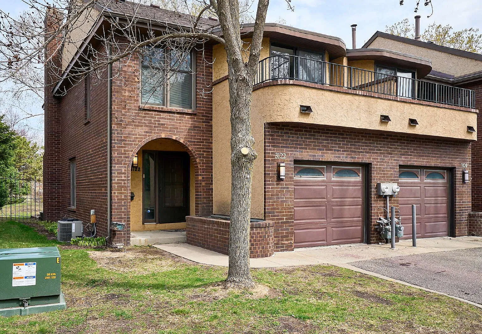 Spacious 3-Bedroom Townhouse with Modern Elegance and Cozy Fireplace at 3122 Dean Court! — Photo 1