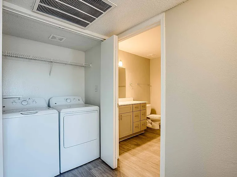 Sterling Point Apartment Homes — Photo 67
