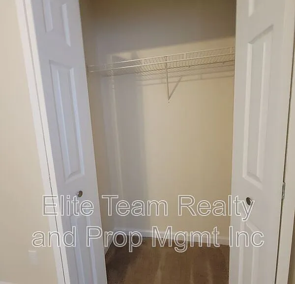 3811 Mosscroft Ln — Photo 18