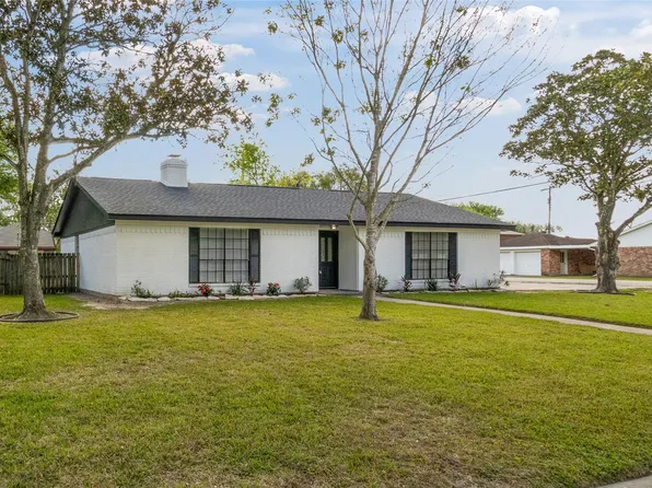 1 S Heights Dr, La Marque, TX 77568