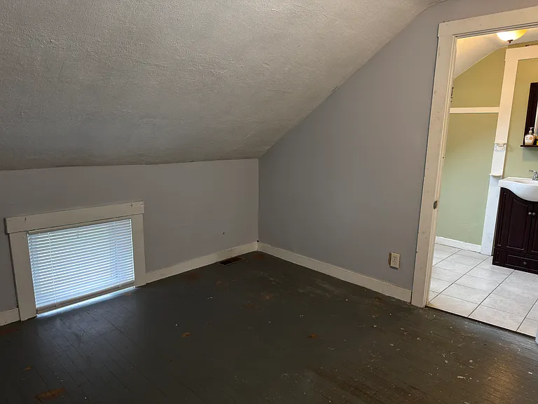 441 Fairview Ave — Photo 9
