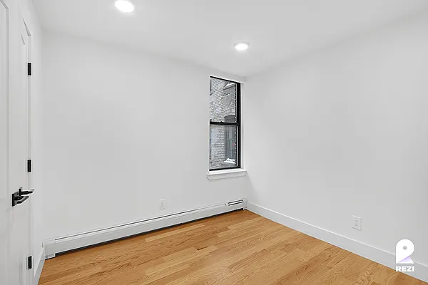 Rented by REZI | media 20