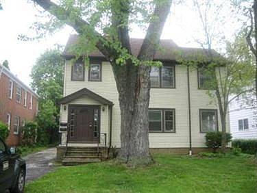 1st image of 17623 Chagrin Blvd