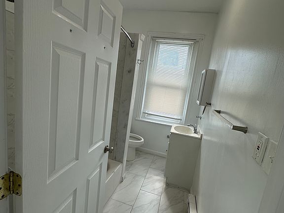 5th image of 1747 W Ontario St Floor 2