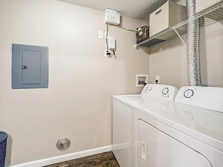 Clifton Park Apartment Homes — Photo 18