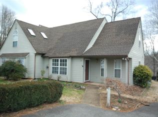 987 Amber Ridge Rd, Charlottesville, VA 22901