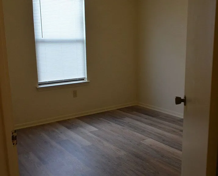 104 Spur Dr — Photo 15