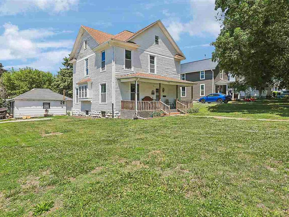 1st image of 739 S Iowa Ave
