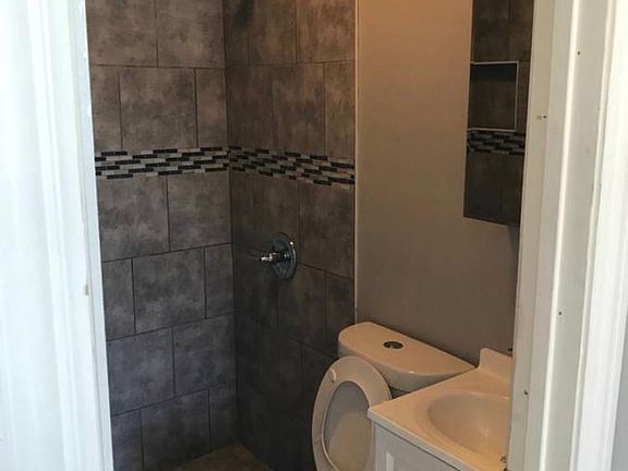 3rd image of 3445 S Ashland Ave #G