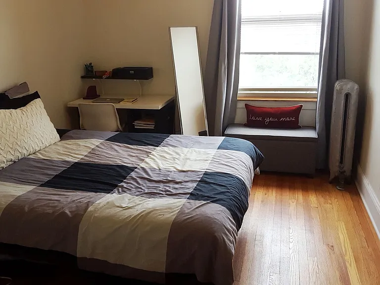 1149-51 W Addison St — Photo 6