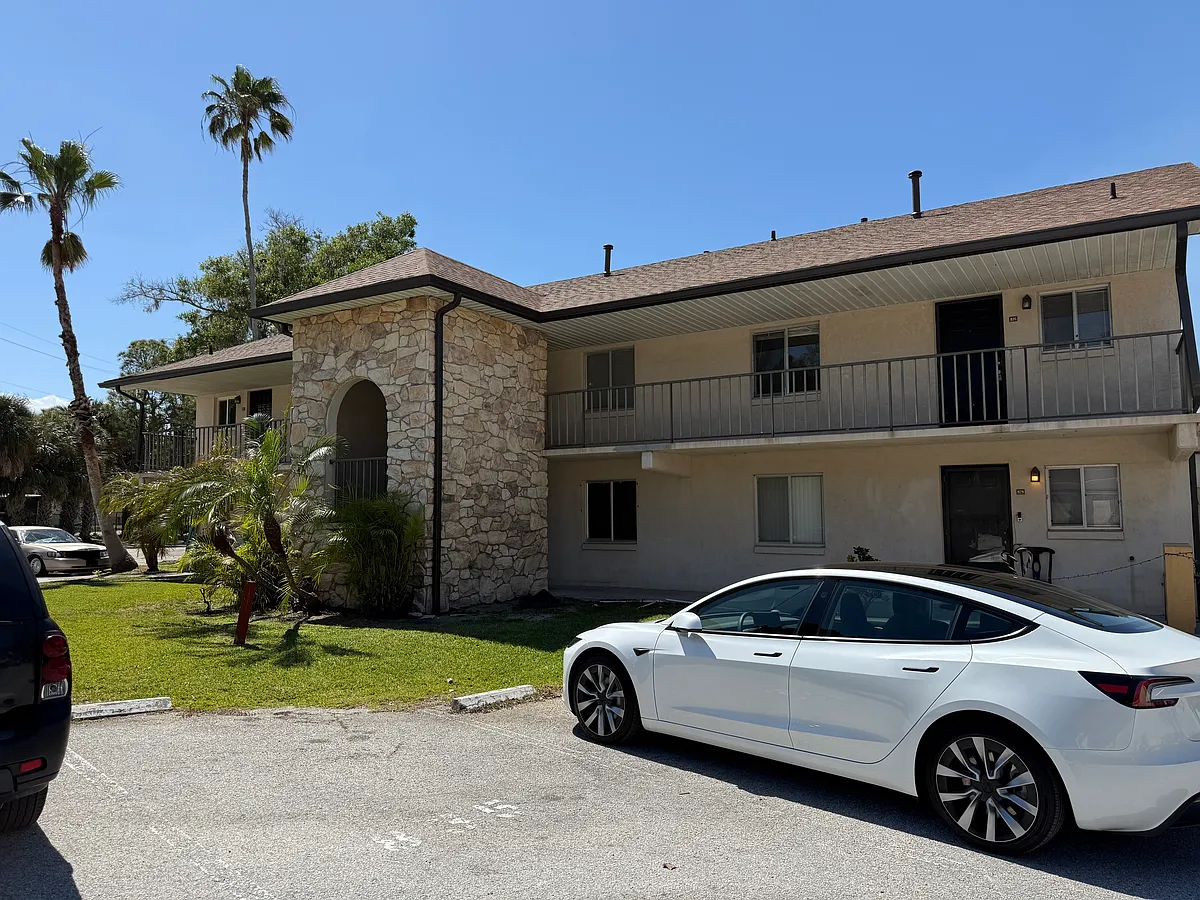 Building Photo - 833 Orchid Springs Dr #833