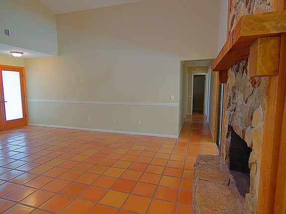 4th image of 3127 Reseda Ct