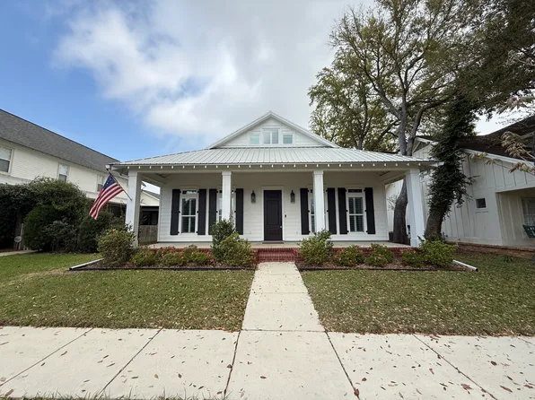 10391 Emmanuel St, Daphne, AL 36526