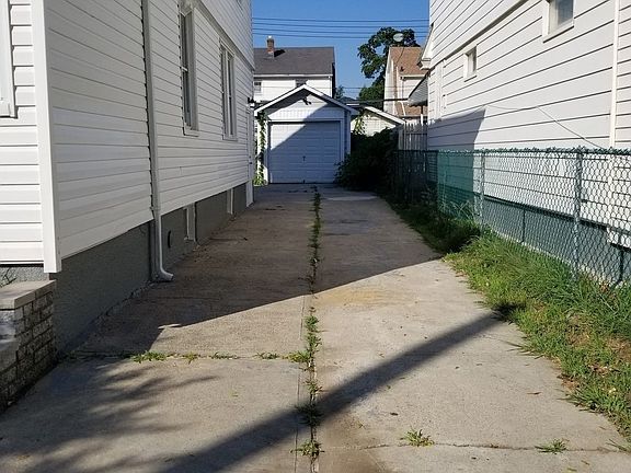 4th image of 91-03 215th Pl #1