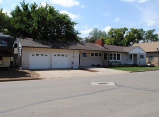 308 2nd Ave NE, Belfield, ND 58622
