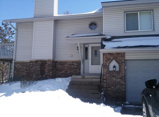 7283 Pontiac Cir, Chanhassen, MN 55317