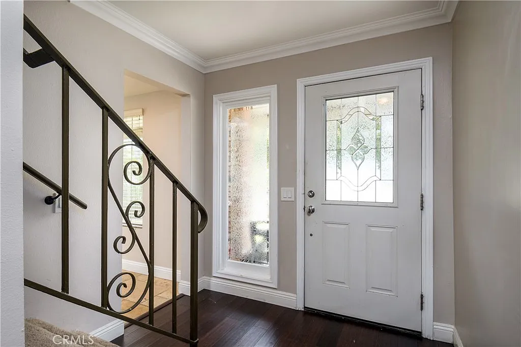 5 bed, 1782 sqft, $4,550 — Photo 2