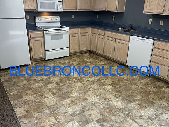 5th image of 226 SE Florence Ave