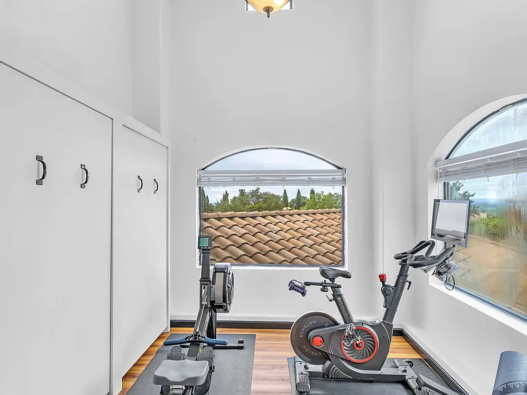 411 Cielo Cir — Photo 30
