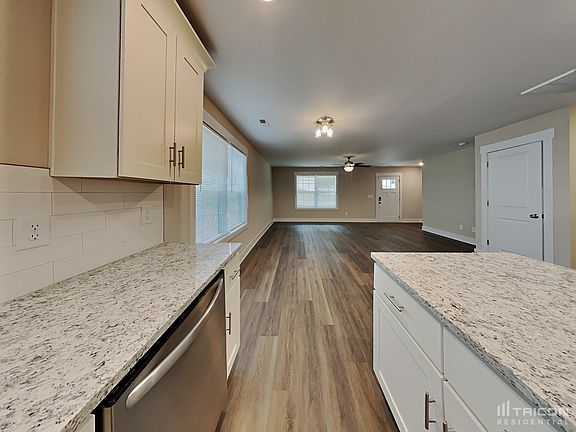 5th image of 413 Brookfield Dr