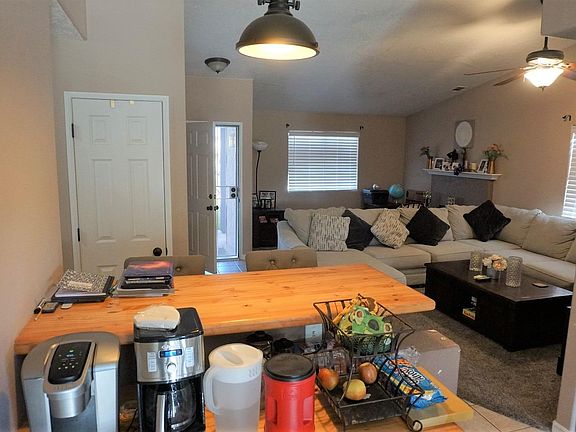 3rd image of 12824 Dillon Ln