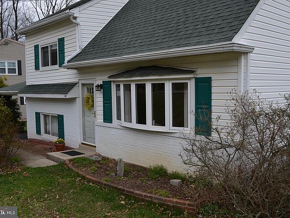 4th image of 48 Jacqueline Dr