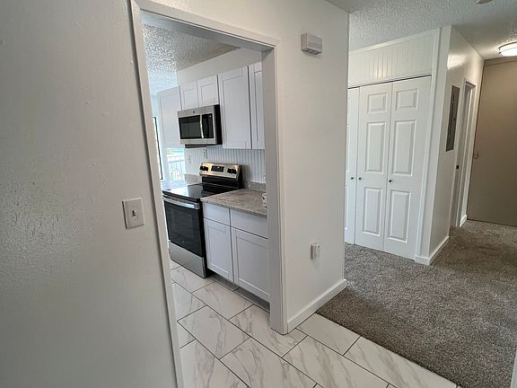 4th image of 924 Shorewood Dr APT F72
