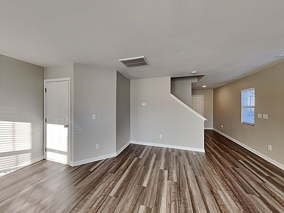 5th image of 1012 Bengel Dr