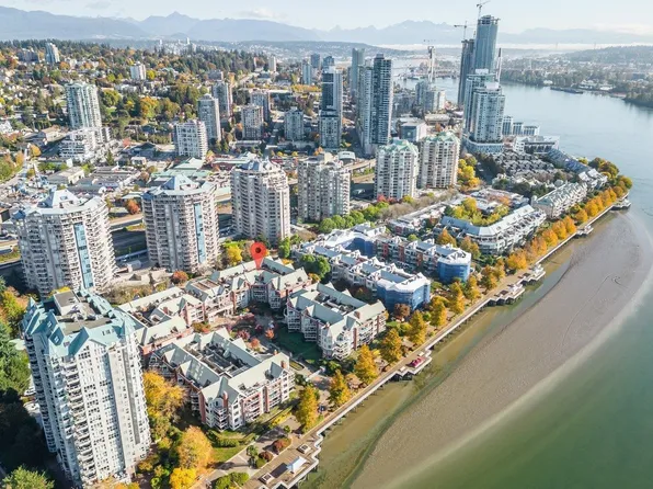 1220 Quayside Dr #201A, New Westminster, BC V3M 6H1