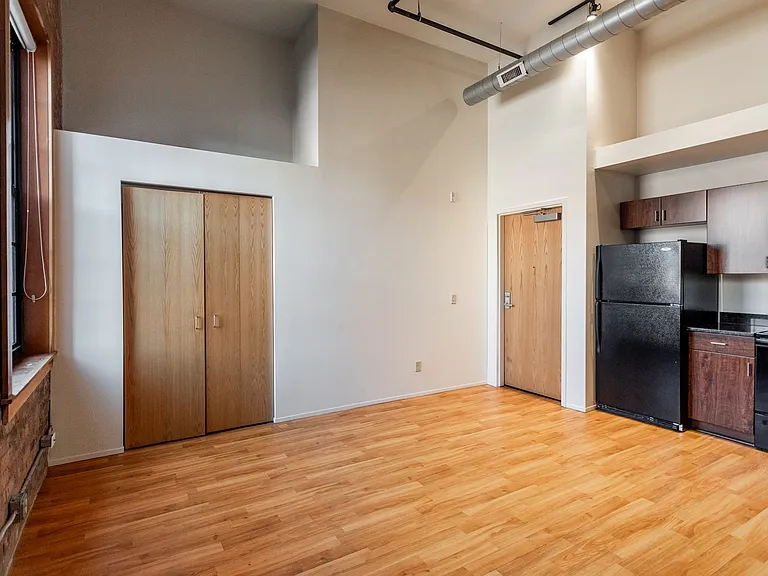 The Lofts at New Amsterdam — Photo 23