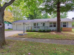 339 Cardinal Dr, Marysville, MI