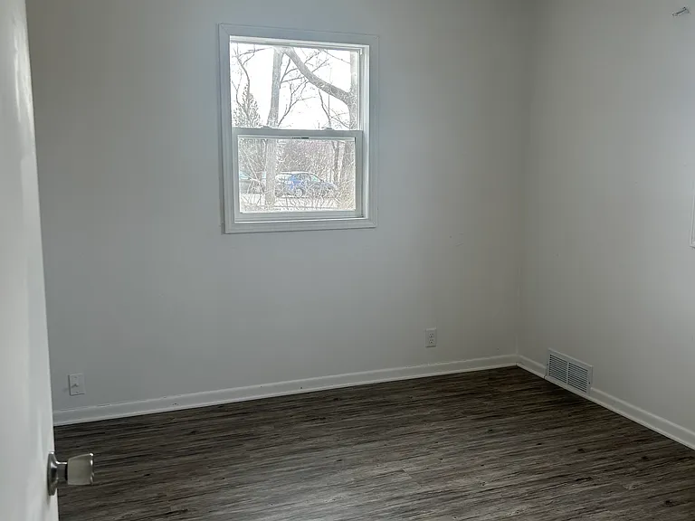 2303 Power Dr — Photo 8
