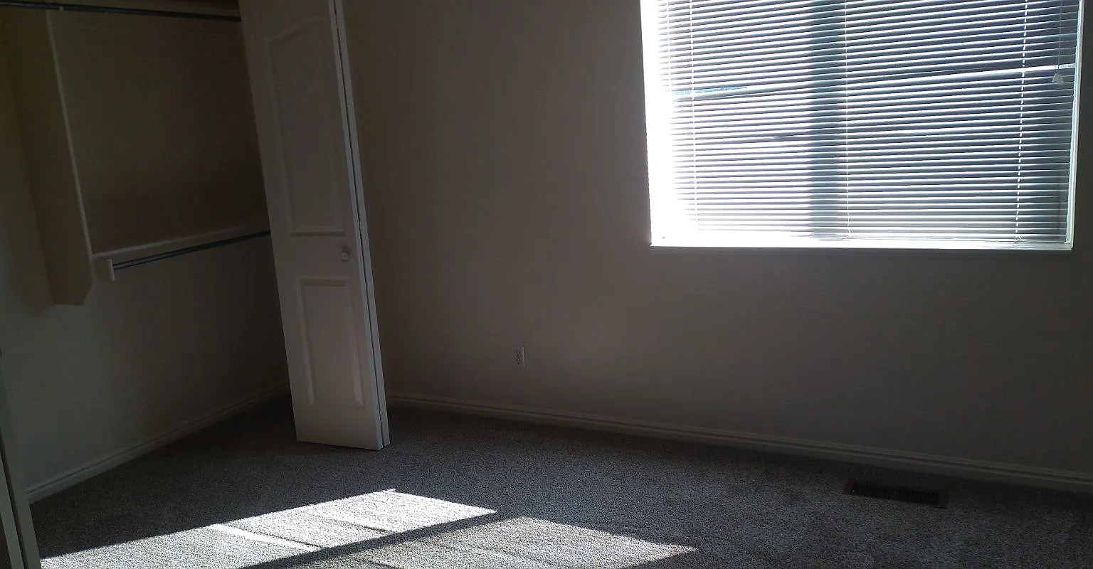 2 bed, 1.5 bath, 950 sqft, $1,150 — Photo 4