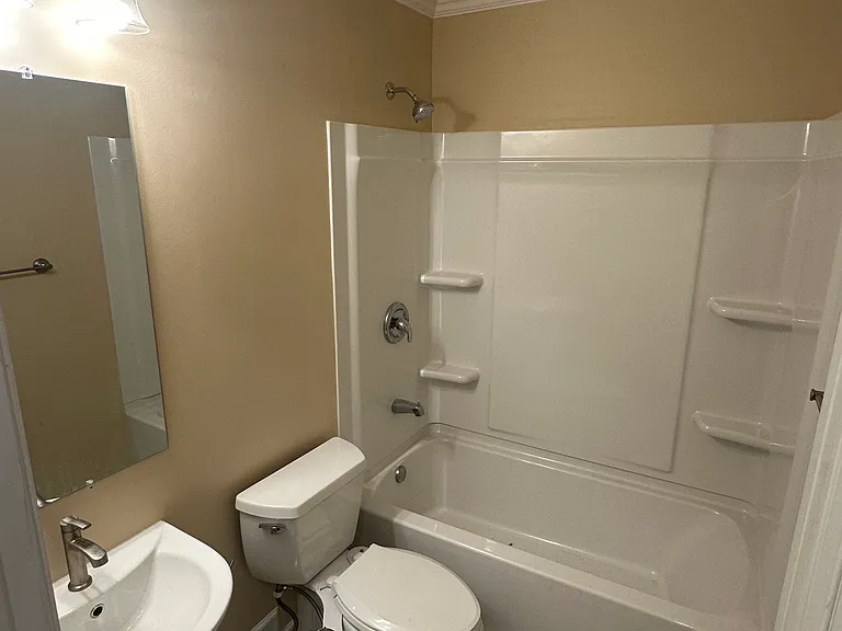 4646 Manchester Dr — Photo 5