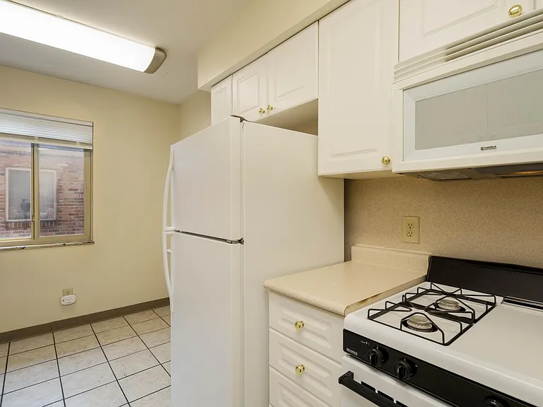 310 E 18th Ave #A — Photo 7