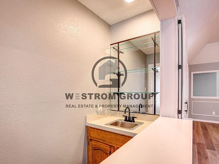 3914 Meadow Dr — Photo 24