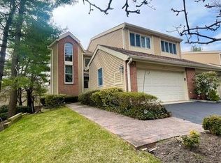 28 Willow Ridge Drive, Smithtown, NY
