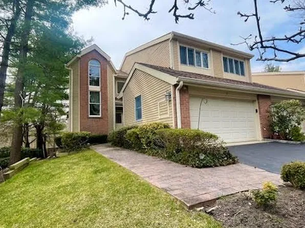 28 Willow Ridge Drive, Smithtown, NY 11787