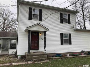 206 N Elm St, Ina, IL 62846