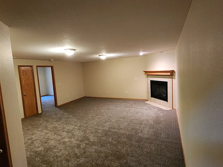 2600 E Old Spring Rd — Photo 8