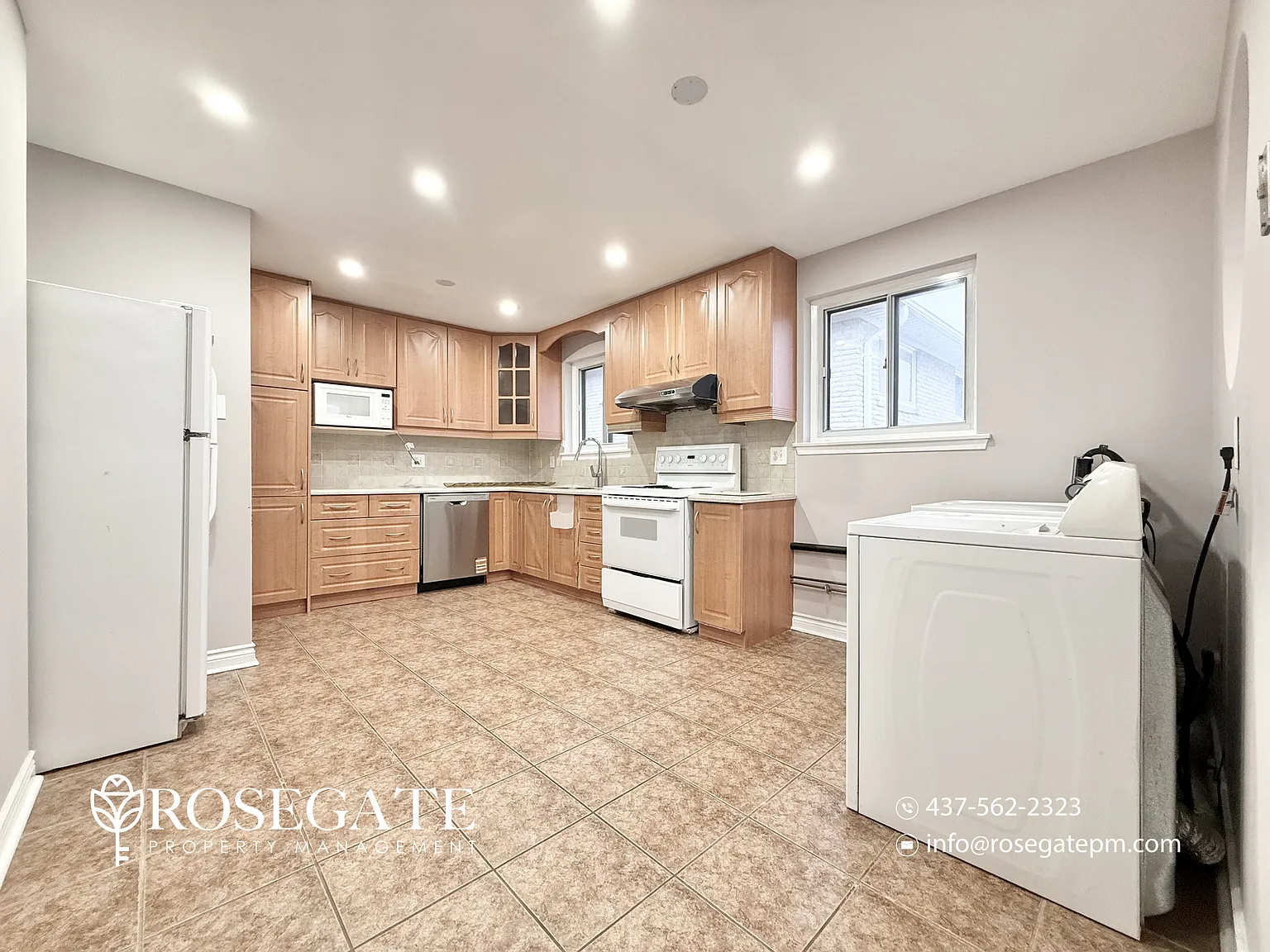 10A Invergordon Avenue Toronto — Photo 3